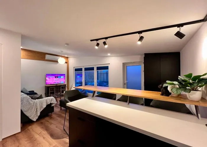 Mit Schoener Terrasse In